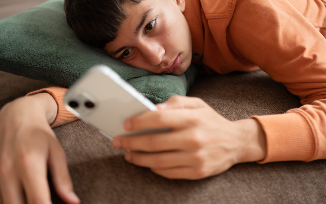 Factores que pueden aumentar el uso intensivo de la tecnología en la adolescencia